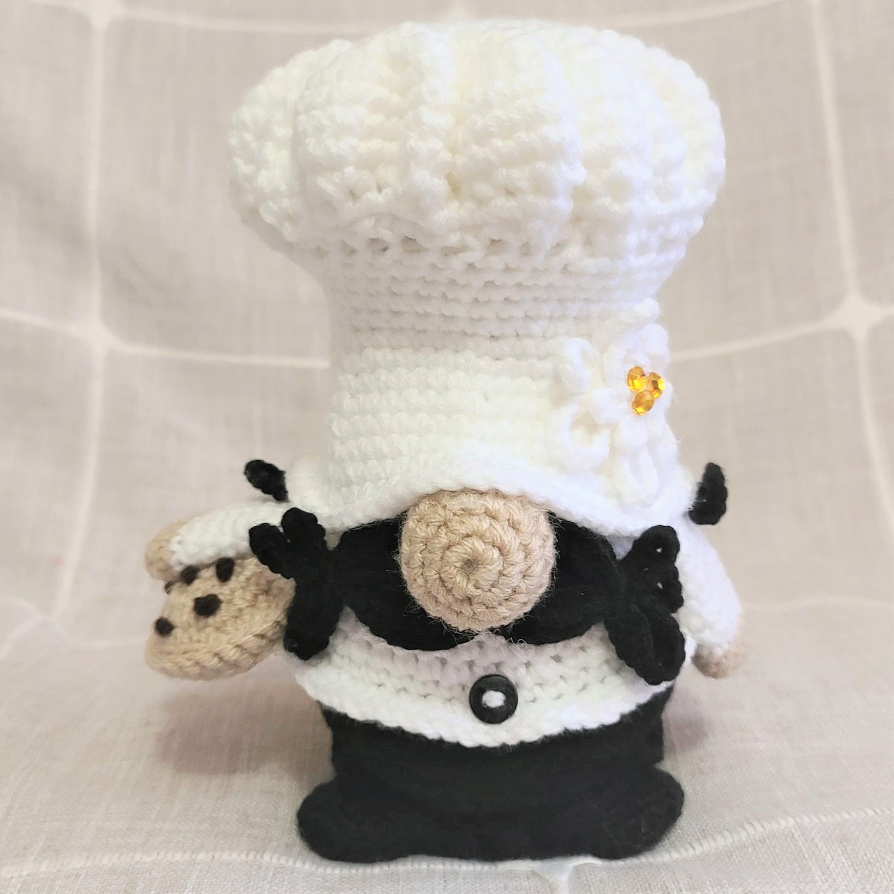 Crochet Chef Gnome with a cookie